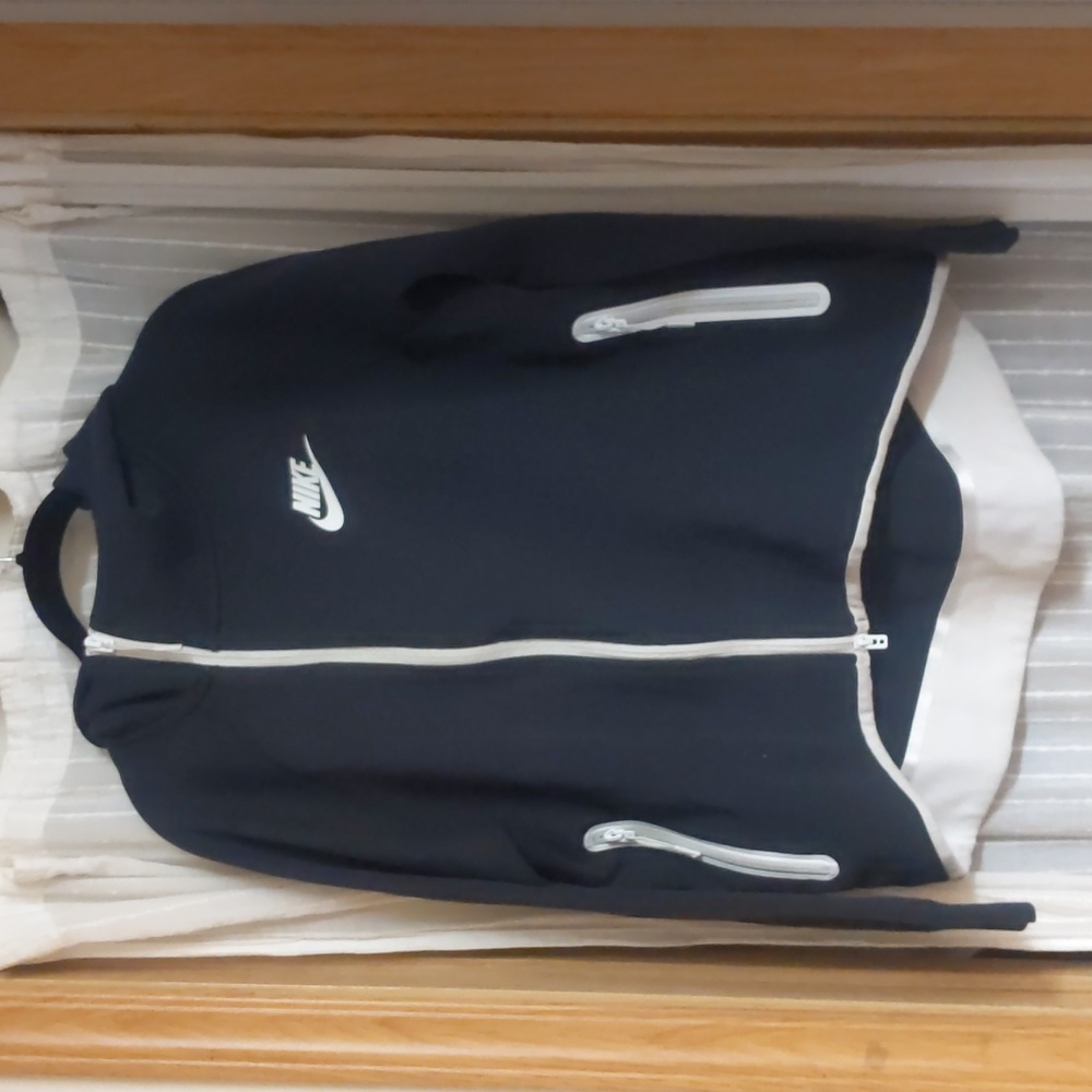 Nike Tech Cape